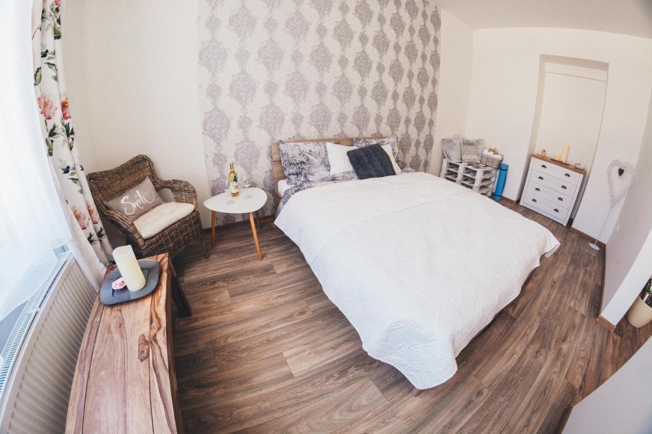 Stylovy Apartman V Centru Nachoda Exteriör bild