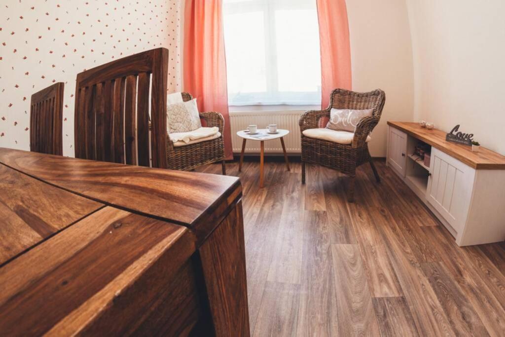 Stylovy Apartman V Centru Nachoda Exteriör bild
