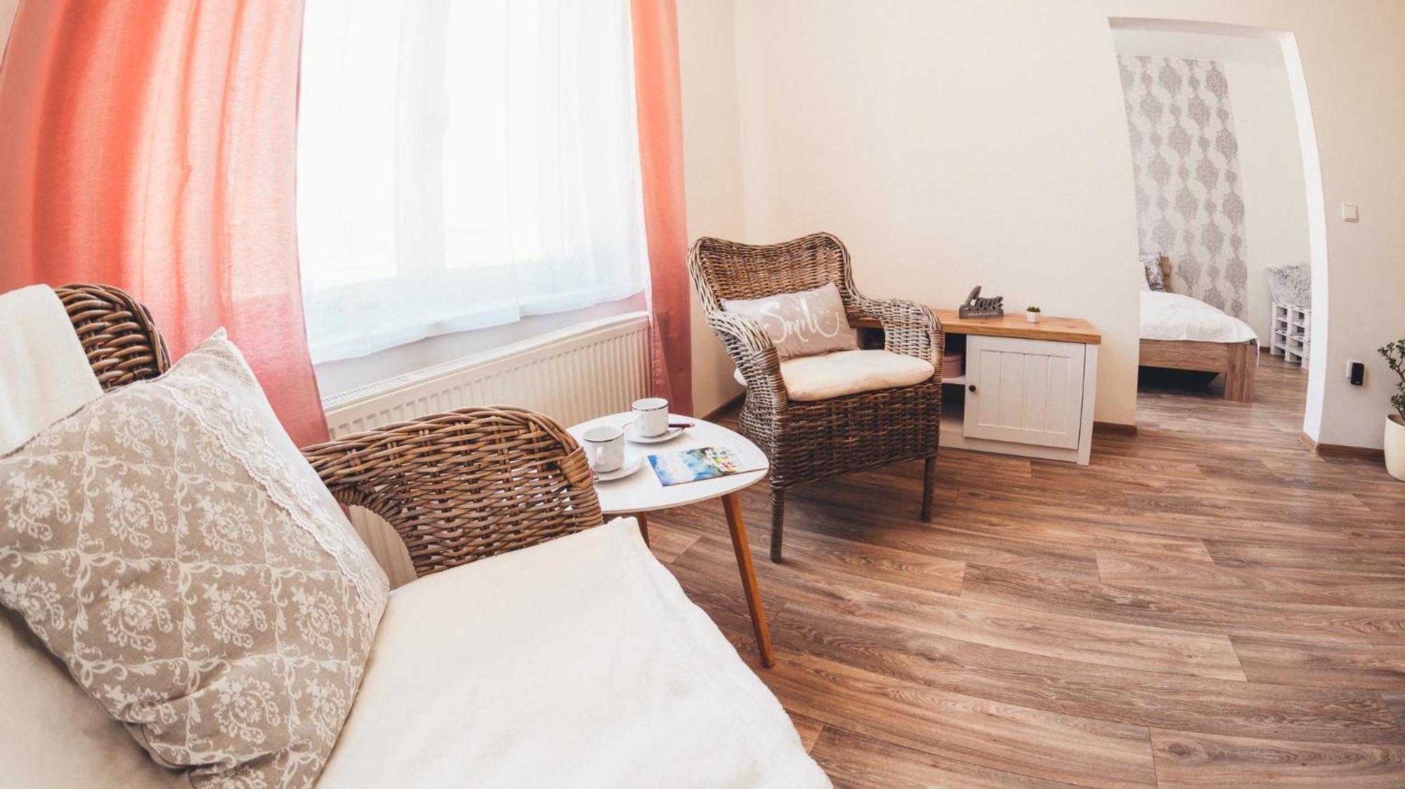 Stylovy Apartman V Centru Nachoda Exteriör bild
